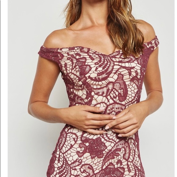 Missguided Dresses & Skirts - MISSGUIDED Bodycon Bardot Lace Dress